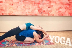 Sportliches Paarshooting im Yogastudio Schwabach IMG 6722w