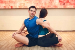 Sportliches Paarshooting im Yogastudio Schwabach IMG 6898w