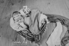 Newbornshooting mit Kontrast IMG_9907sw-w