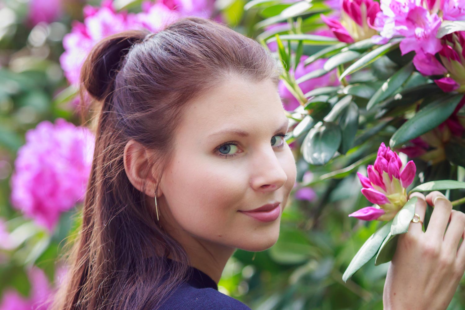 Portraitshooting mit tierischem Model und Blumen Bokeh von Claudia Link Fotografie und Grafidesign aus Erlangen Nürnberg Roth