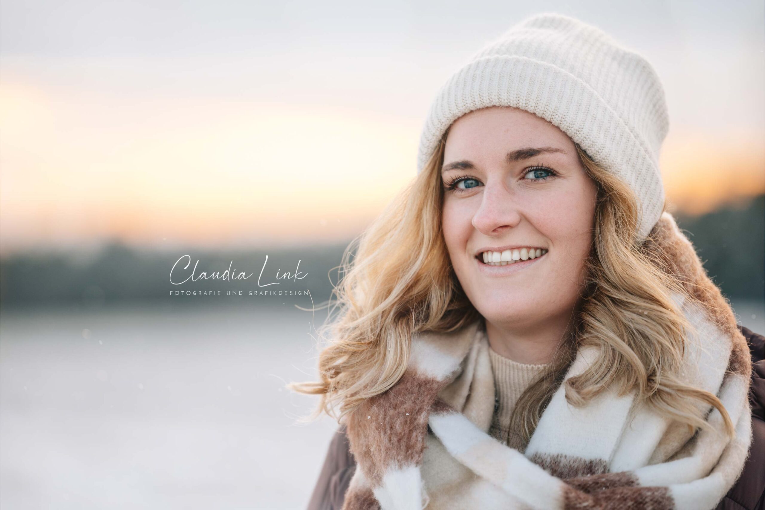 Claudia Link Fotografie und Grafikdesign, mobile Fotografin für Newborn, Baby, Babybauch und Familien, Hochzeit, Wedding, Bewerbung, Business, Portrait in Regensburg, Roding, Nittenau, Wenzenbach, Bernhardswald, Cham