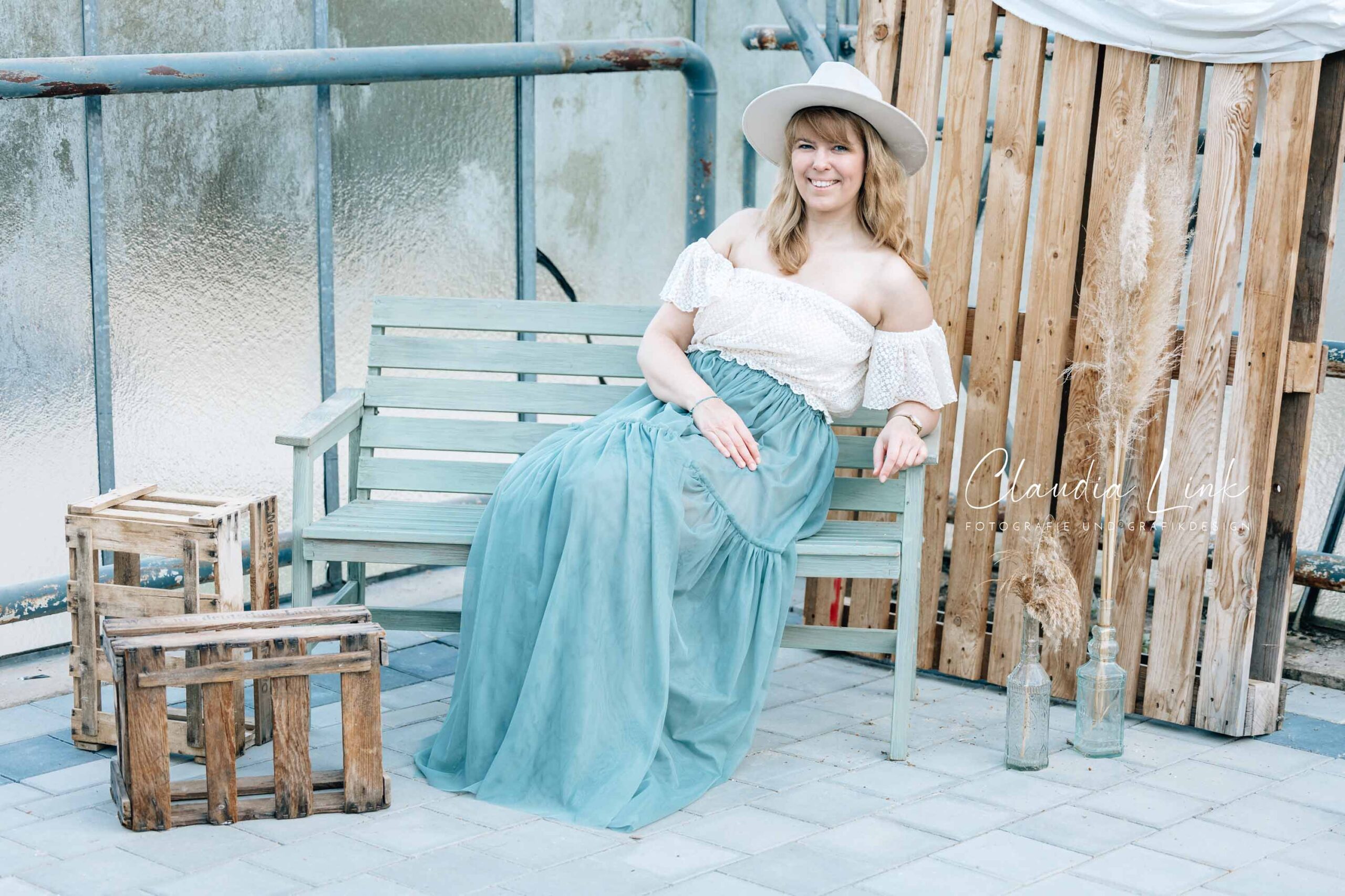 So bin ich und so bin ich gern – Wunderschöne Portraits- oder Schwangerschaftsbilder von Dir im Gewächshaus von Claudia Link Fotografie und Grafikdesign, mobile Fotografin für Newborn, Baby, Babybauch und Familien in Schwabach, Neumarkt in der Oberpfalz, Regensburg, Wenzenbach, Roding, Nittenau, Bernhardswald, Cham.