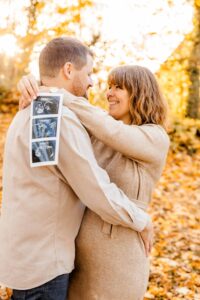 Wie wundervoll das Leben sein kann, spüre ich gerade jeden Tag, denn ich darf selbst dieses große Wunder erleben: Wir erwarten ein Baby. Claudia Link Fotografie und Grafikdesign, Fotografin für Newborn, Baby, Babybauch und Familien in Bernhardswald, Regensburg, Wenzenbach, Roding, Nittenau, Cham.