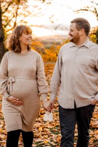 Wie wundervoll das Leben sein kann, spüre ich gerade jeden Tag, denn ich darf selbst dieses große Wunder erleben: Wir erwarten ein Baby. Claudia Link Fotografie und Grafikdesign, Fotografin für Newborn, Baby, Babybauch und Familien in Bernhardswald, Regensburg, Wenzenbach, Roding, Nittenau, Cham.