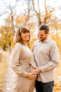 Wie wundervoll das Leben sein kann, spüre ich gerade jeden Tag, denn ich darf selbst dieses große Wunder erleben: Wir erwarten ein Baby. Claudia Link Fotografie und Grafikdesign, Fotografin für Newborn, Baby, Babybauch und Familien in Bernhardswald, Regensburg, Wenzenbach, Roding, Nittenau, Cham.