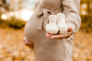 Wie wundervoll das Leben sein kann, spüre ich gerade jeden Tag, denn ich darf selbst dieses große Wunder erleben: Wir erwarten ein Baby. Claudia Link Fotografie und Grafikdesign, Fotografin für Newborn, Baby, Babybauch und Familien in Bernhardswald, Regensburg, Wenzenbach, Roding, Nittenau, Cham.