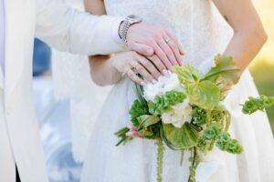 Hochzeitsreportage – Freie Trauung und Brautpaarshooting auf Schloss Egg von Claudia Link, Fotografin für Newborn, Baby, Babybauch und Familien aus Bernhardswald, mobile Fotografin von Regensburg bis Cham.